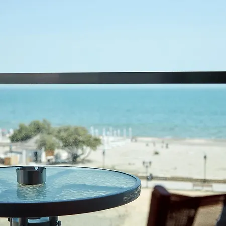 Hotel Azaleea Mamaia Nord 3*