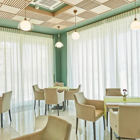 Azaleea Mamaia Nord Hotel 3*