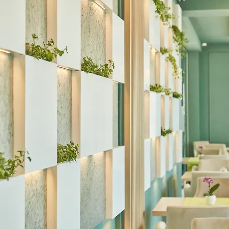 Azaleea Mamaia Nord Hotel 3*