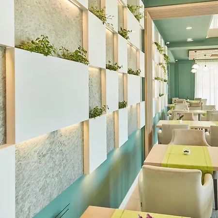 Azaleea Mamaia Nord 3* Năvodari